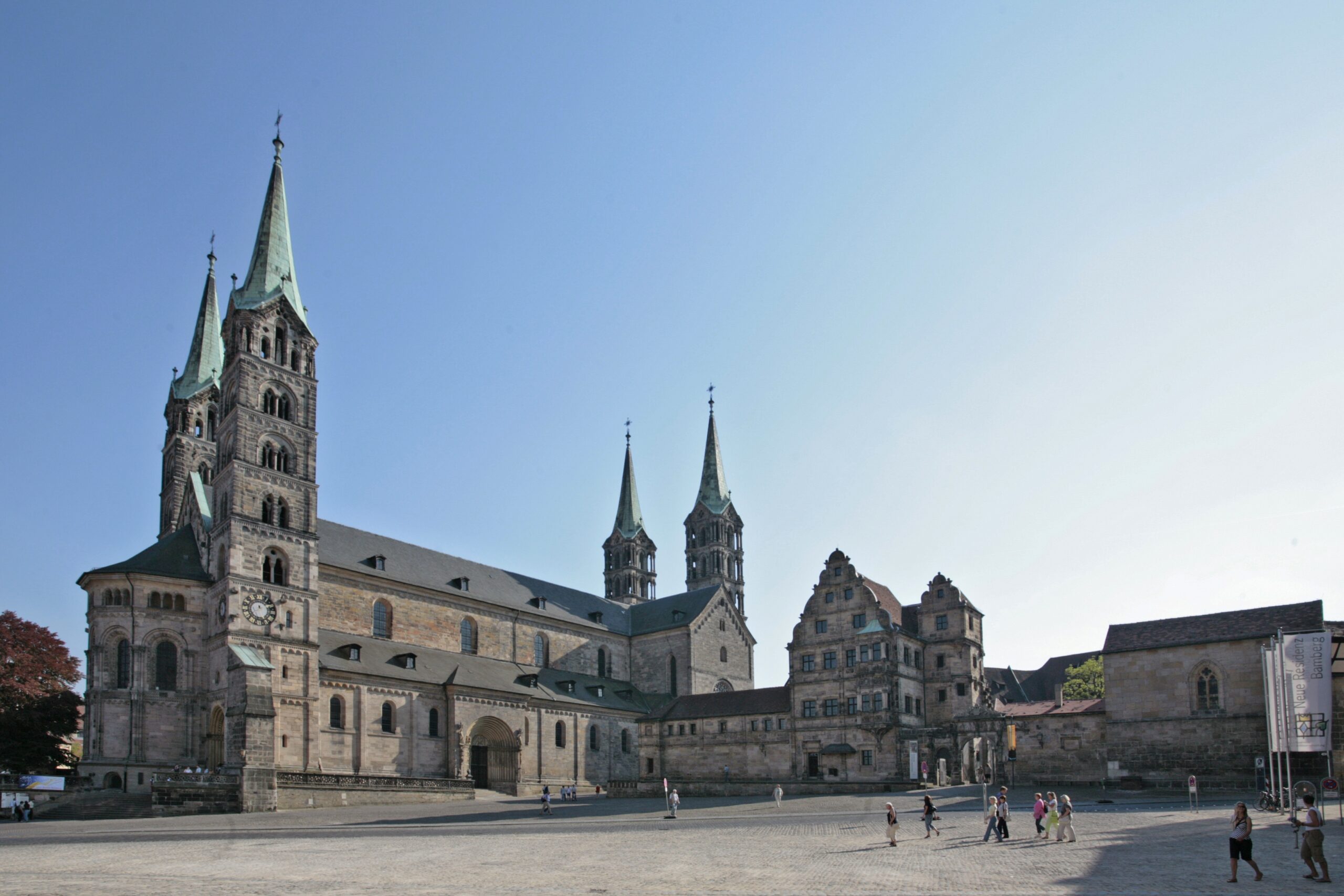 Als einer der schönsten Plätze Europas gilt der Domplatz der Weltkulturerbestadt Bamberg Foto: © Sonja Krebs
